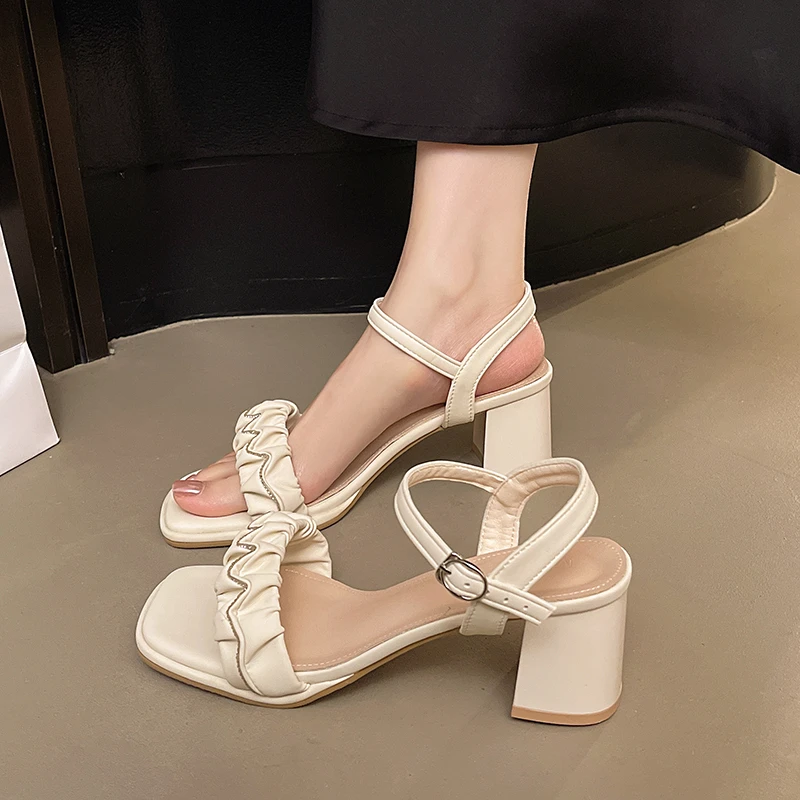 法式一字带凉鞋女2025年新款夏季女鞋时尚粗跟仙女风配裙子高跟鞋