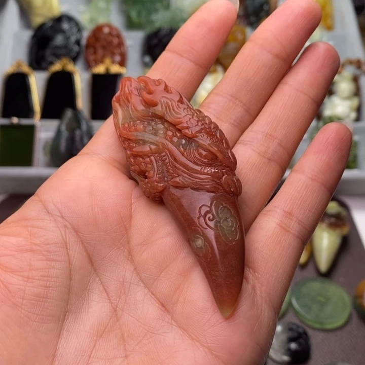 蛇纹石玉未镶嵌颈饰?****"