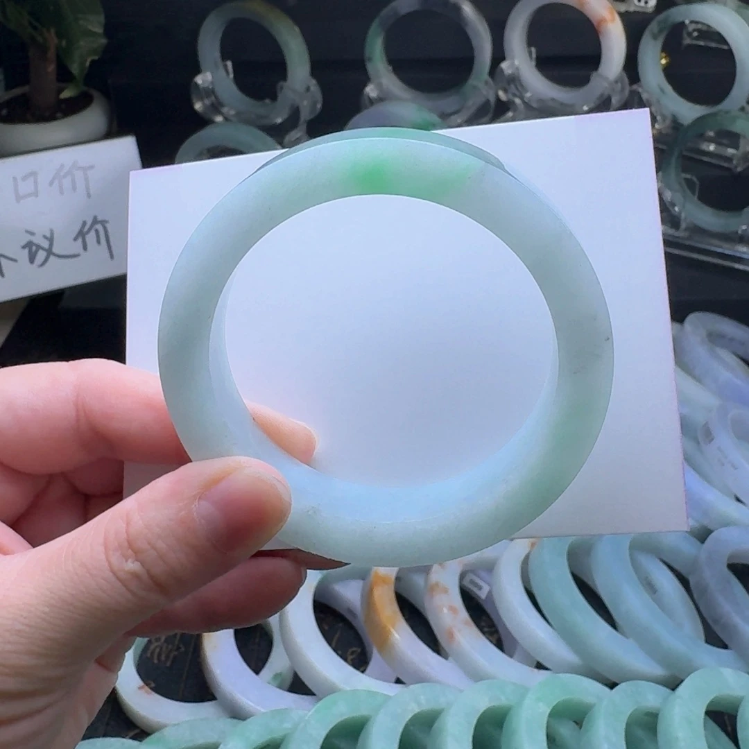 未镶嵌翡翠手镯定制翡翠