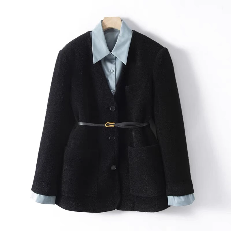 花花家撞色假两件拼接系腰西装式羽绒服（51）