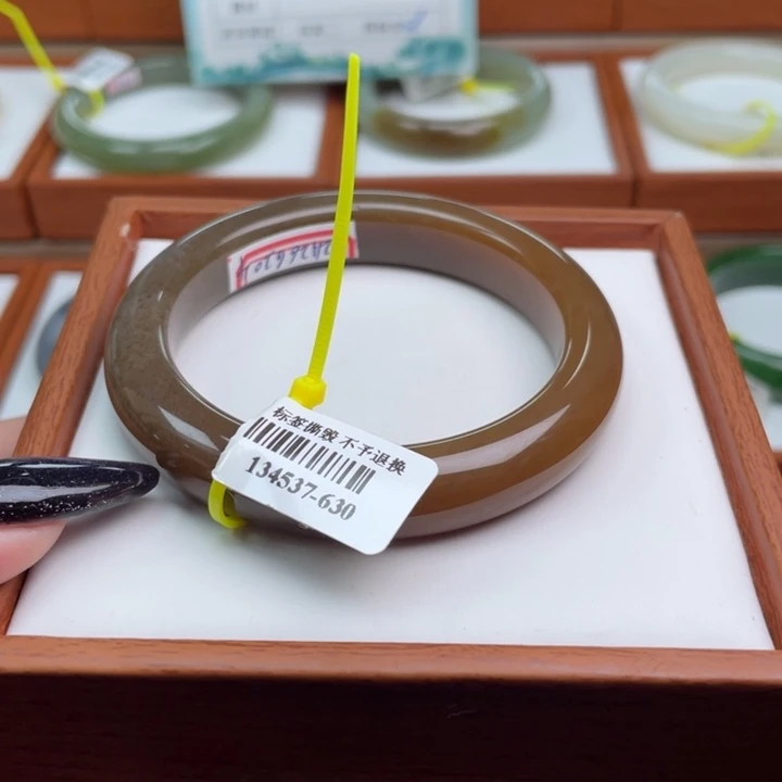 【闪购商品】未镶嵌手镯和田玉56