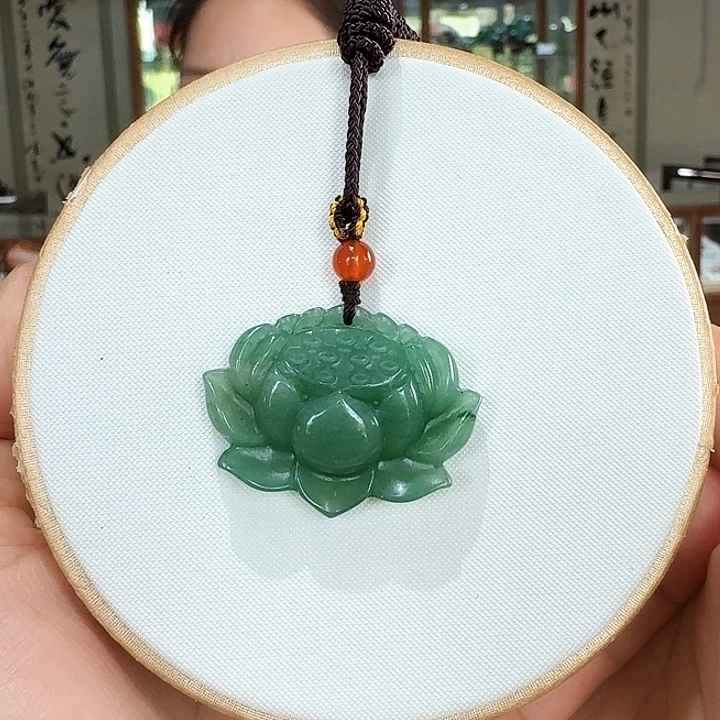 颈饰未镶嵌密玉（石英质玉）