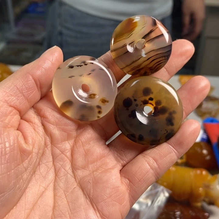 玛瑙/玉髓吊坠(不含链)未镶嵌锦***柜