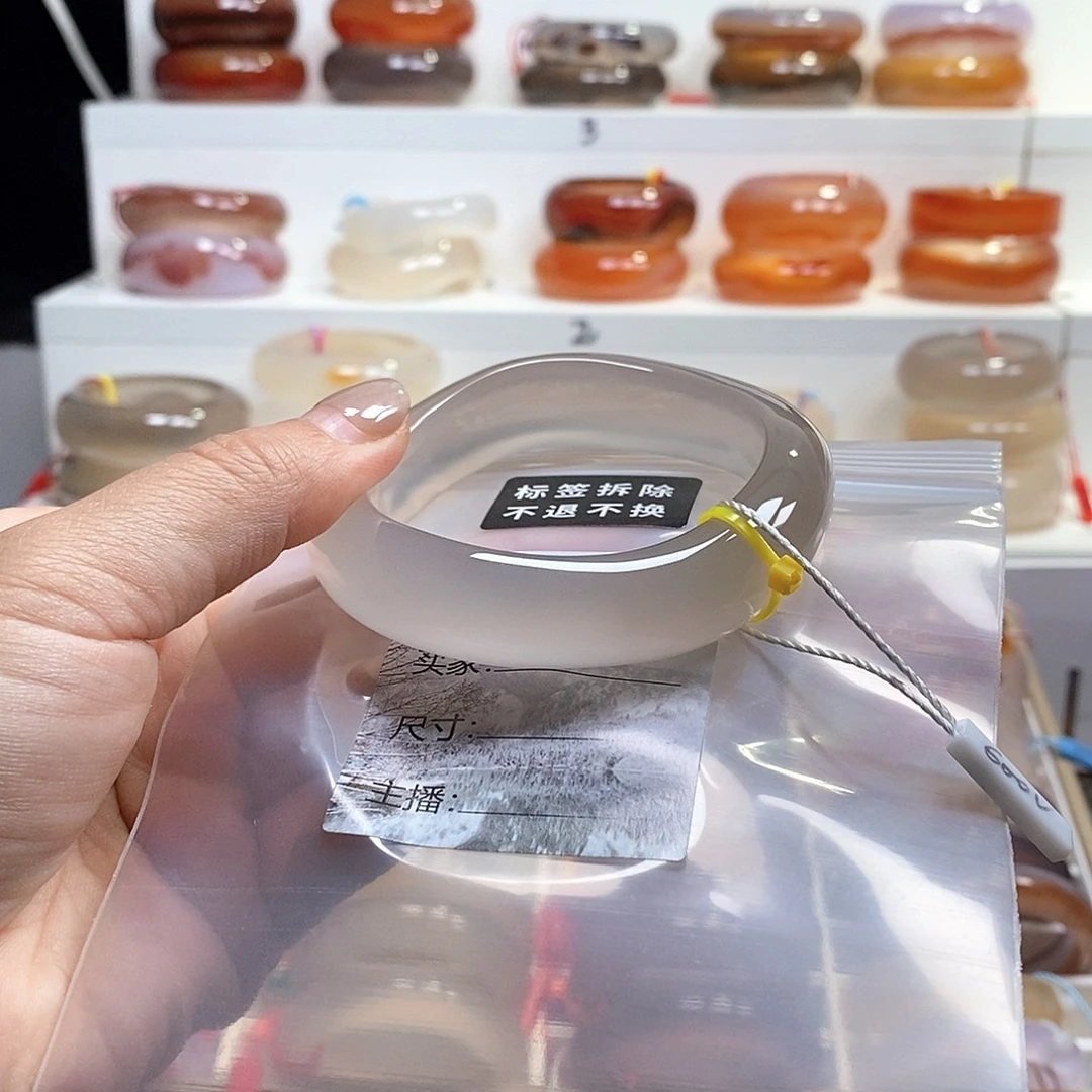 超***俗玛瑙/玉髓未镶嵌手镯天然纹雾气泡