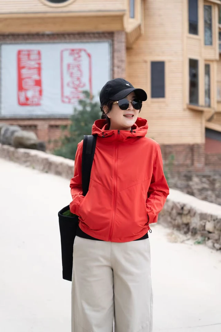 251652【燕子优选】菲玛掂休闲百搭时尚减龄连帽外套