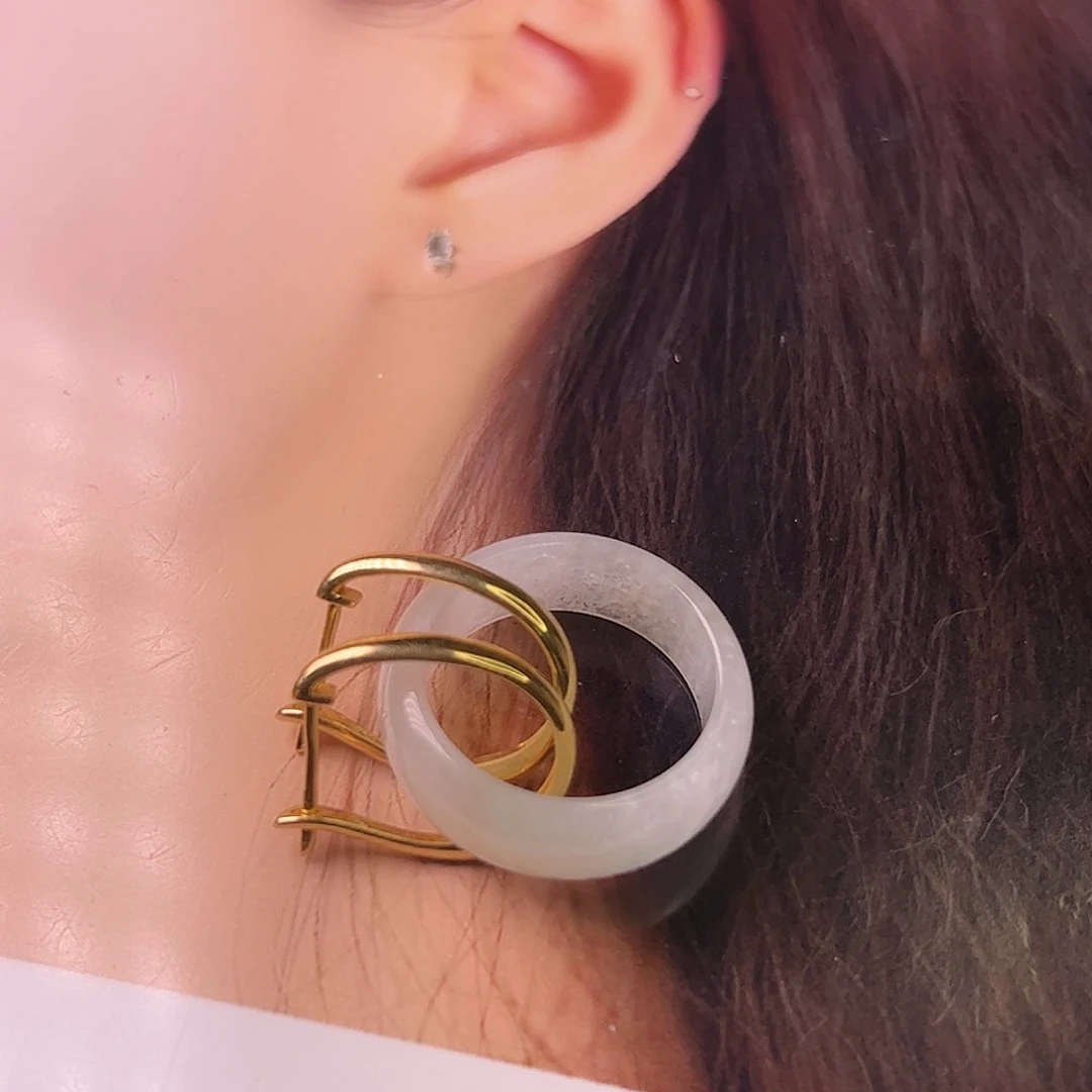 卓***儿翡翠18K金镶嵌耳饰耳包