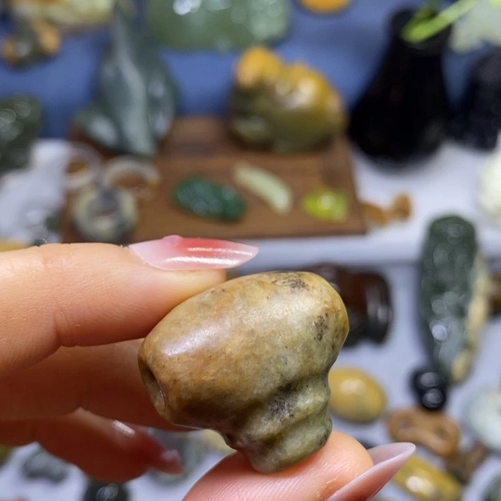 岫岩河磨玉（透闪石质玉）未镶嵌挂件三通1.8