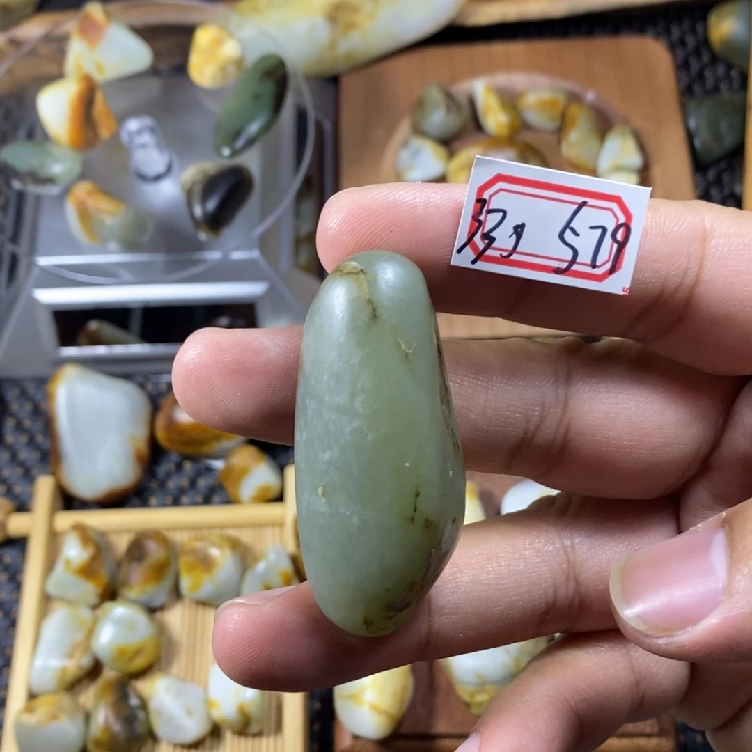 和田玉（糖玉）未镶嵌挂件