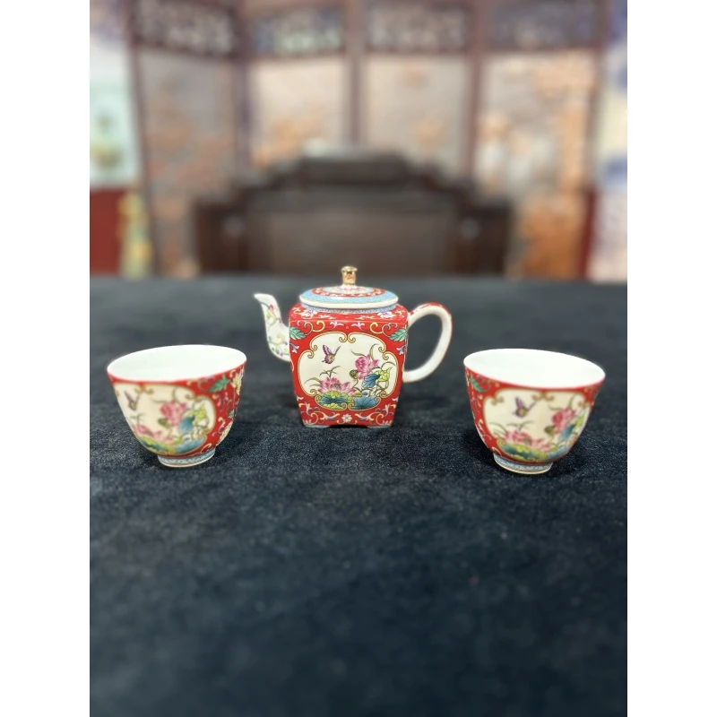 红色珐琅彩开窗一壶两杯