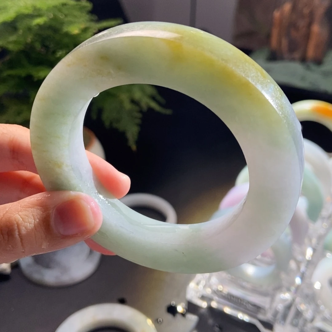 越***福定制翡翠未镶嵌翡翠手镯