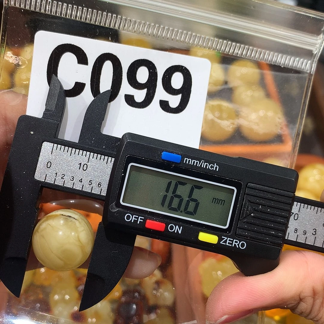 未镶嵌琥珀珠宝奇石