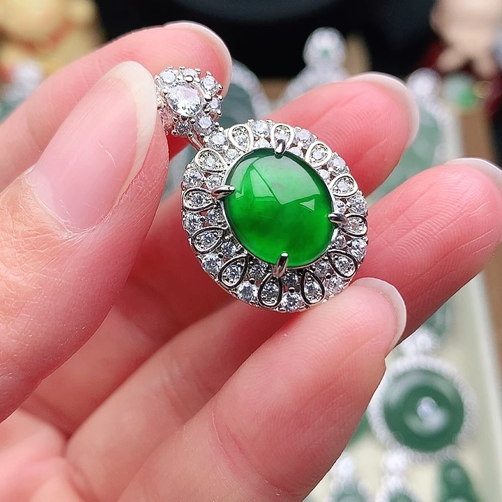 颈饰未镶嵌翡翠吊坠