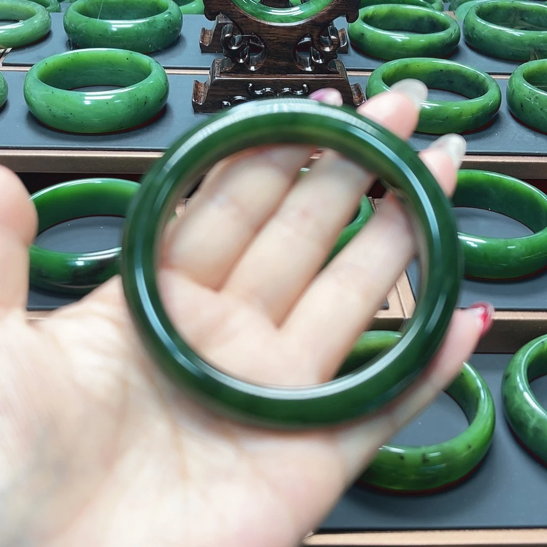 和田玉（碧玉）未镶嵌手镯