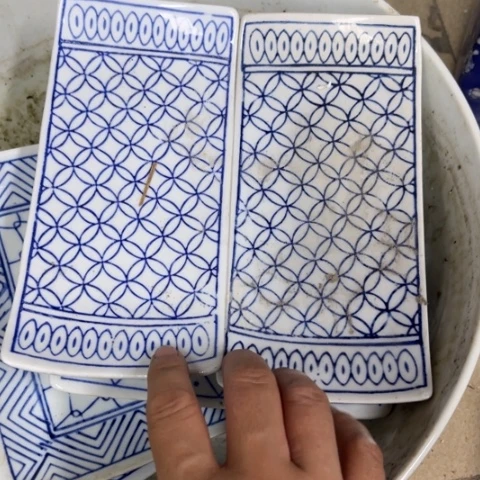 瓶微瑕瓷片。。。。。。。。。。。。。。。。