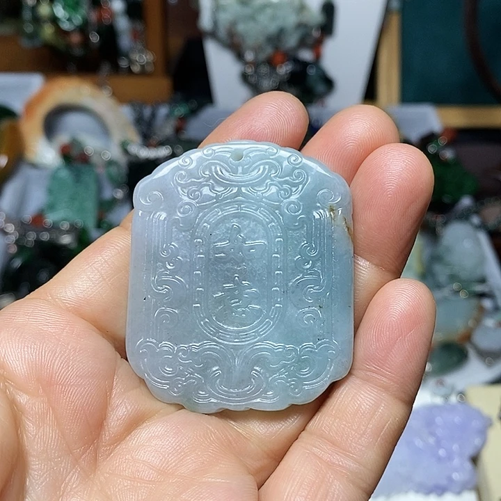 翡翠未镶嵌吊坠(赠链)