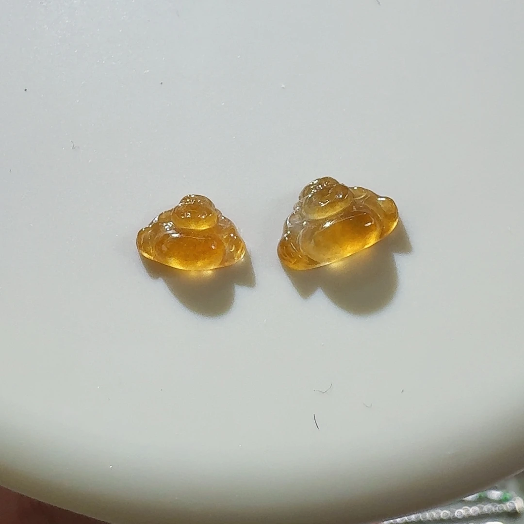 翡翠颈饰未镶嵌佛公一对