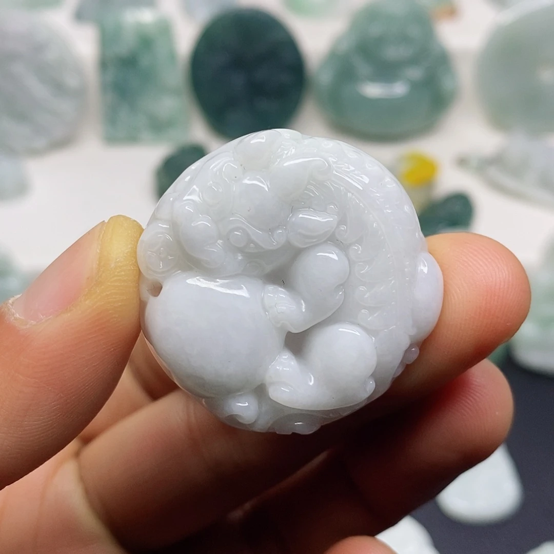 翡翠颈饰未镶嵌吊坠