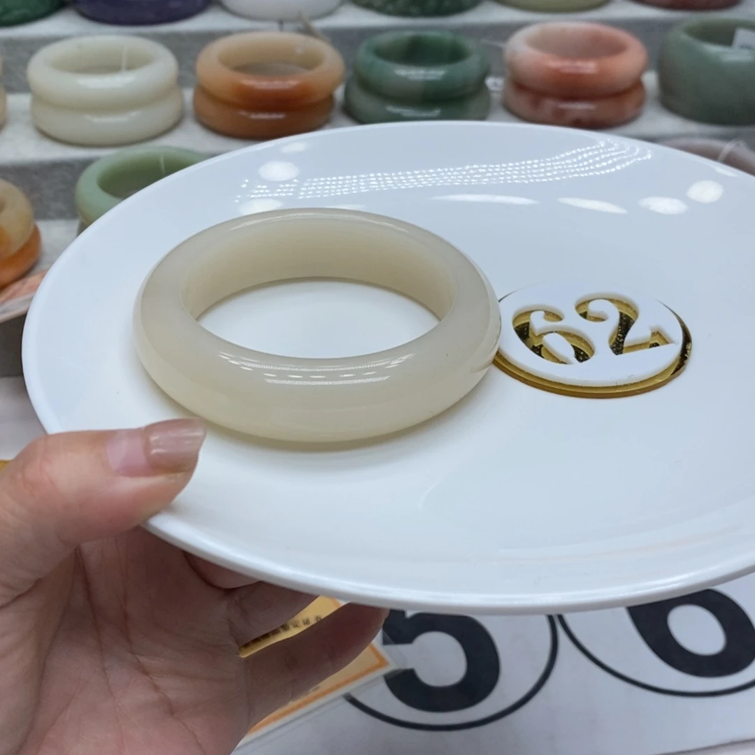 石英质玉未镶嵌手镯