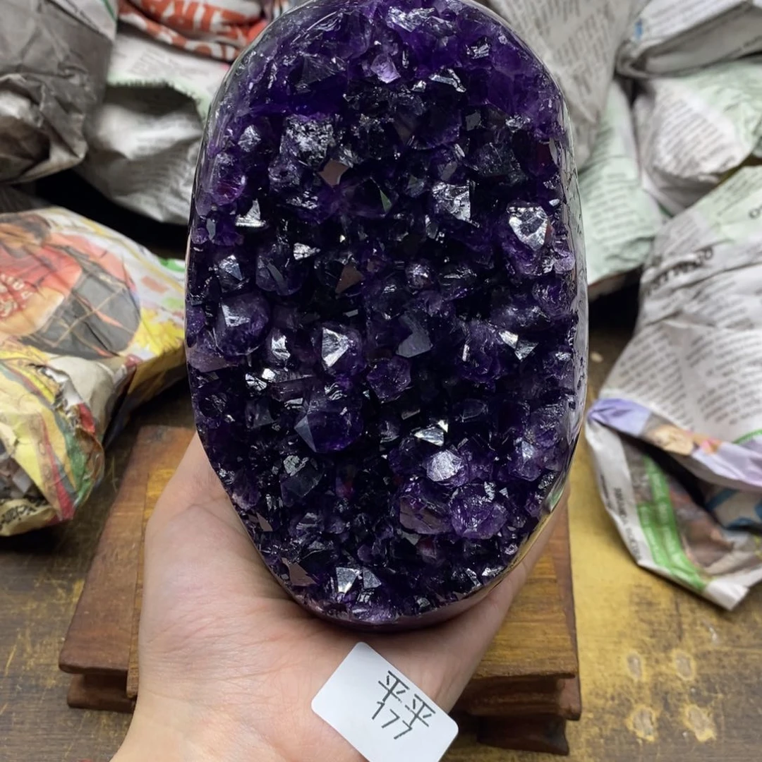 紫晶乌拉圭未镶嵌