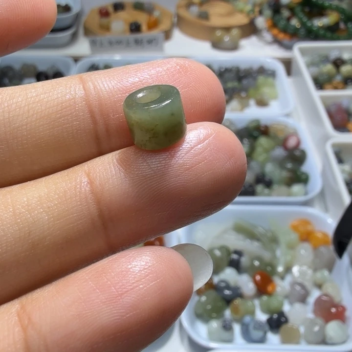 和田玉未镶嵌珠宝奇石
