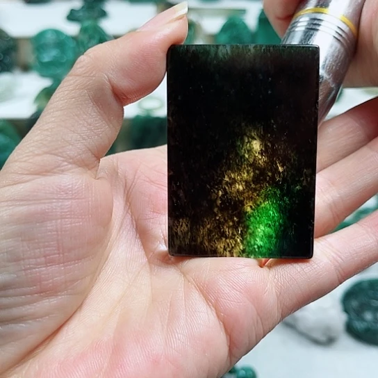 介***词未镶嵌独山玉吊坠