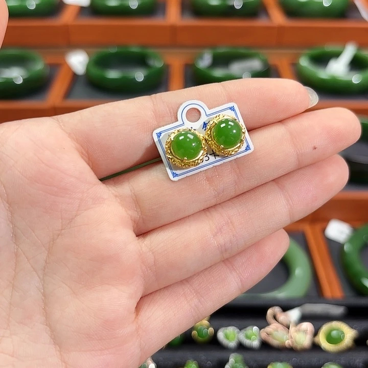 和田玉（碧玉）未镶嵌耳钉