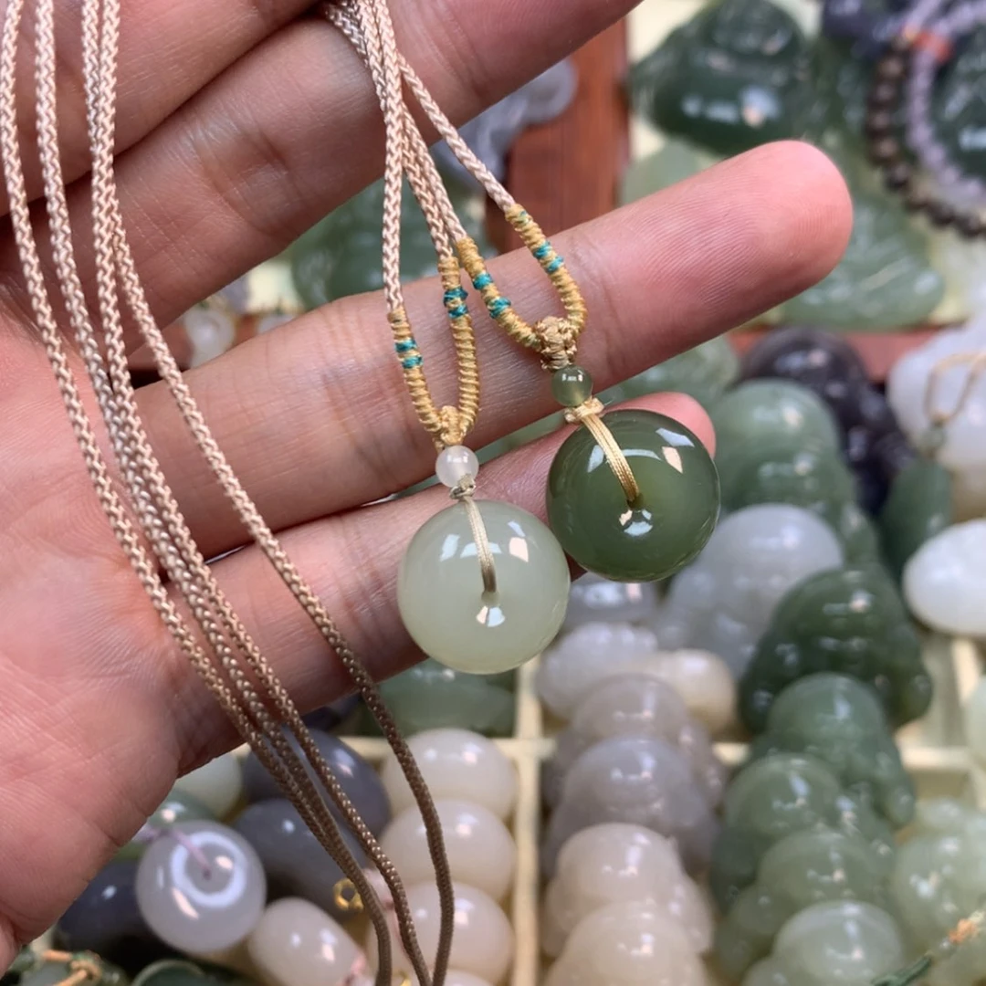 【闪购商品】颈饰未镶嵌和田玉