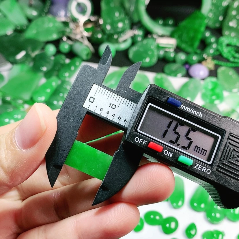 【闪购商品】翡翠颈饰未镶嵌平**乐翡翠15.5*9.6*2.0