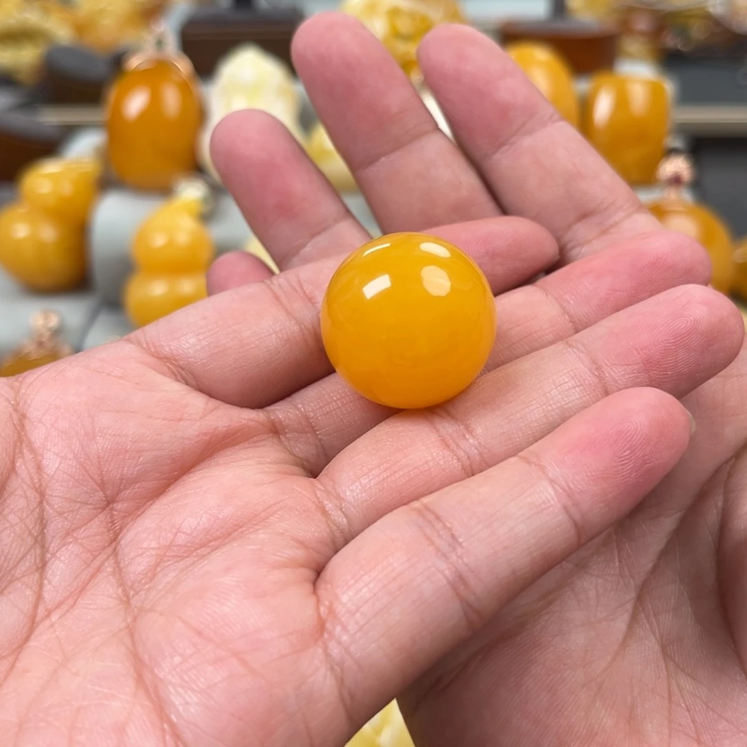 蜜蜡未镶嵌珠宝奇石