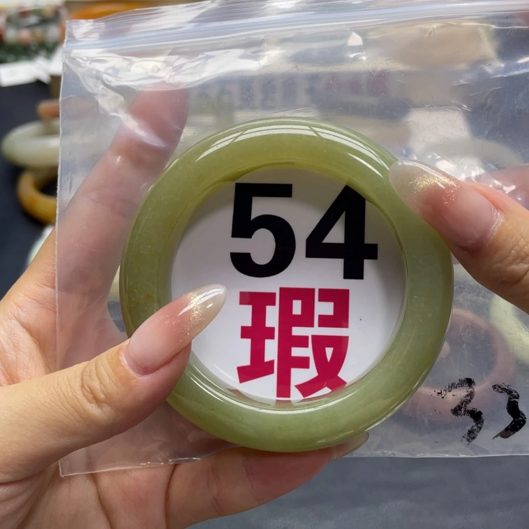 未镶嵌手镯石英岩玉