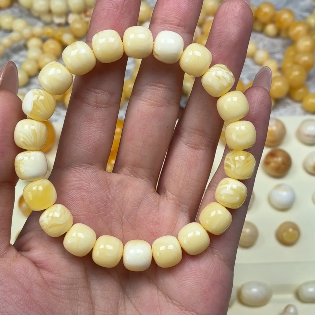 琥珀未镶嵌颈饰同料焦皮浓蜡拉丝白花 14.3g