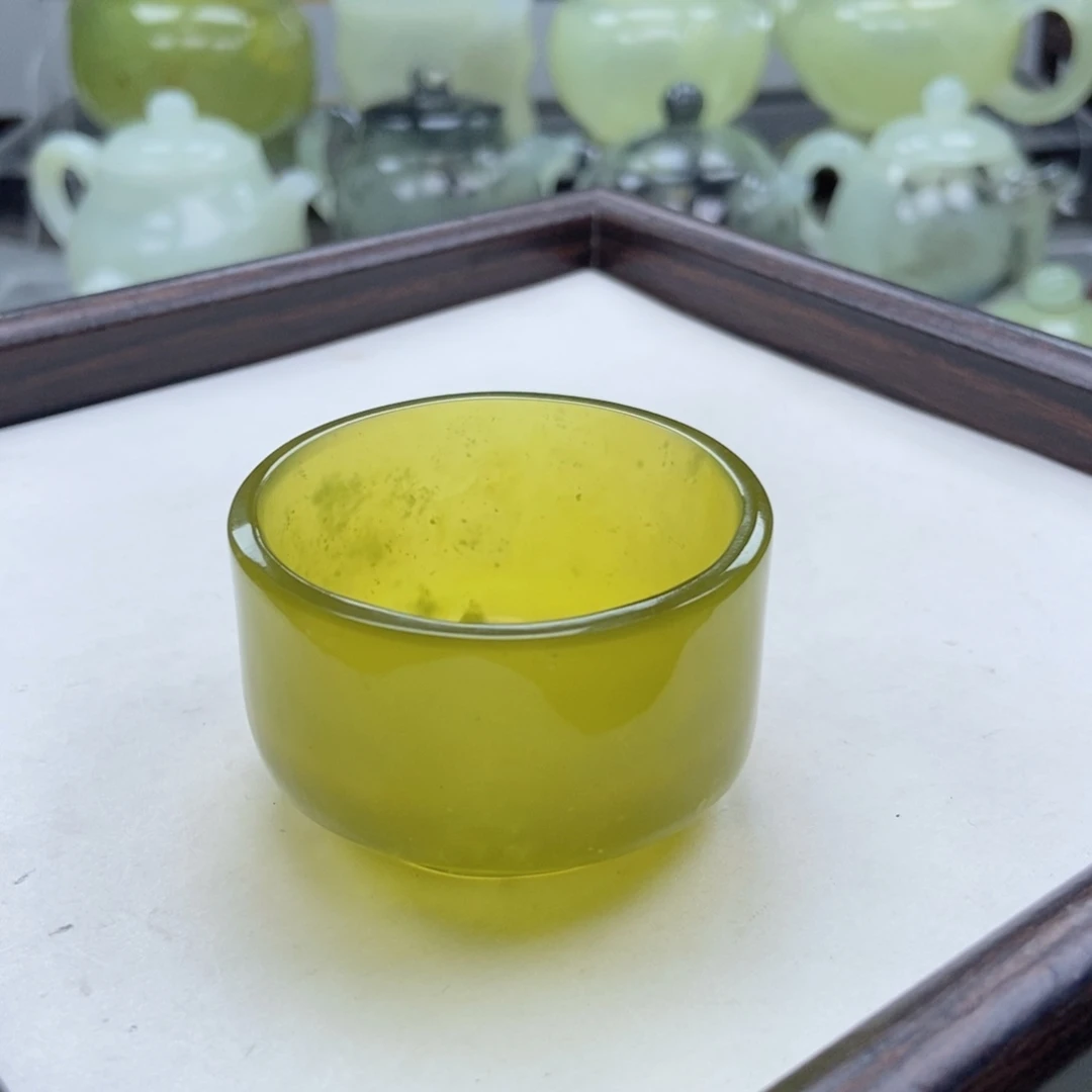 蛇纹石玉未镶嵌水杯