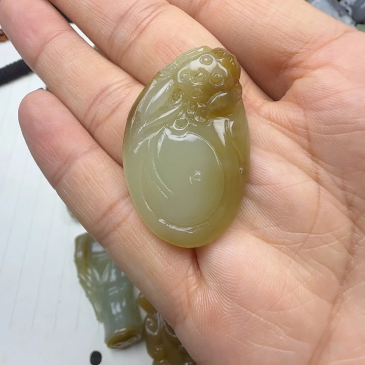 和田玉未镶嵌珠宝奇石