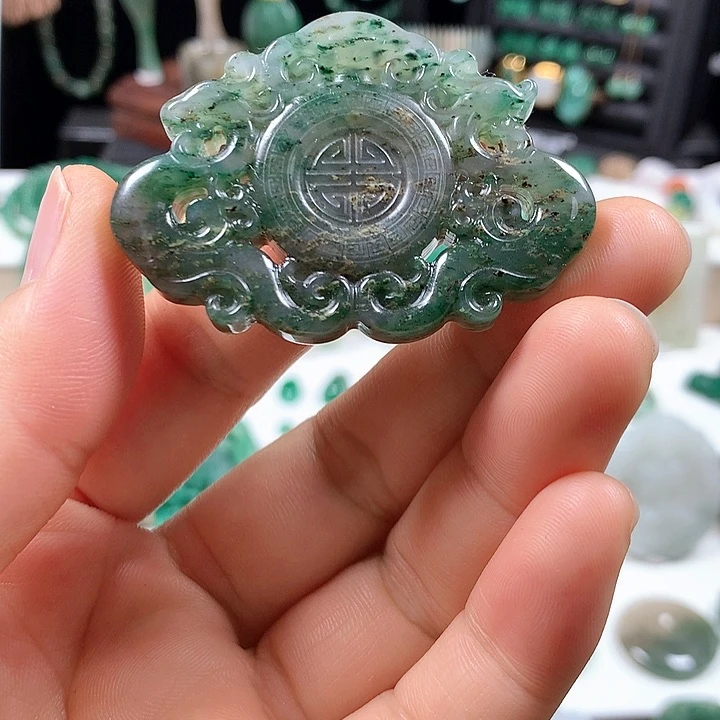 未镶嵌独山玉颈饰