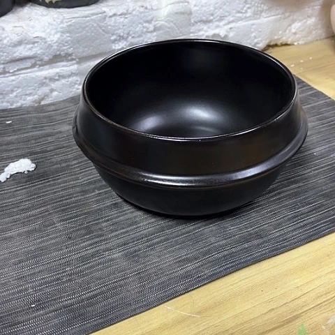 微瑕，明火，口径17，高度8.5石锅一个针孔