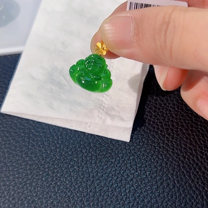 颈饰18K金镶嵌翡翠