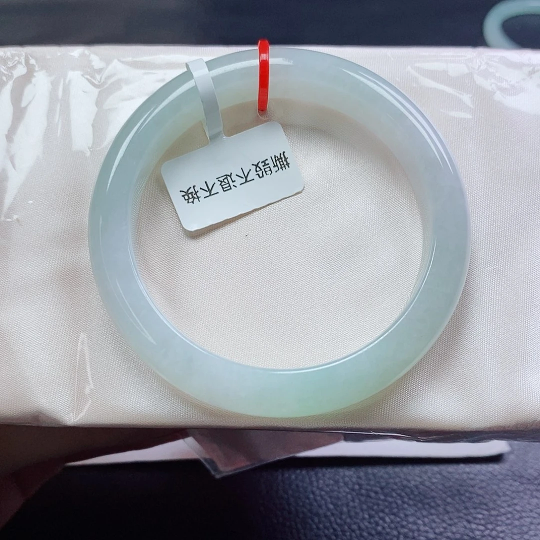 翡翠手镯未镶嵌54正装清新淡绿渐变
