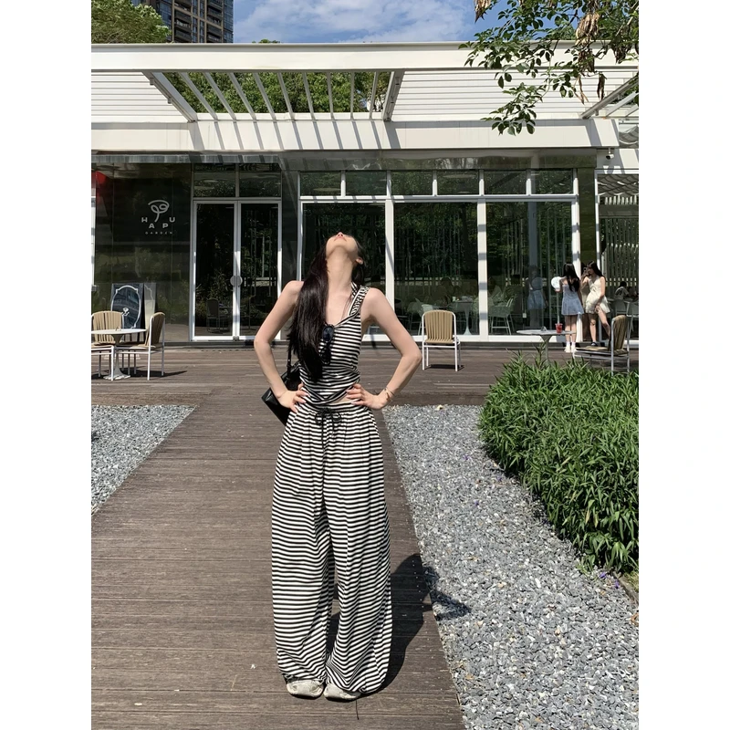 2025新款韩版小众别致绝美连帽条纹背心+松紧腰抽绳休闲裤套装女