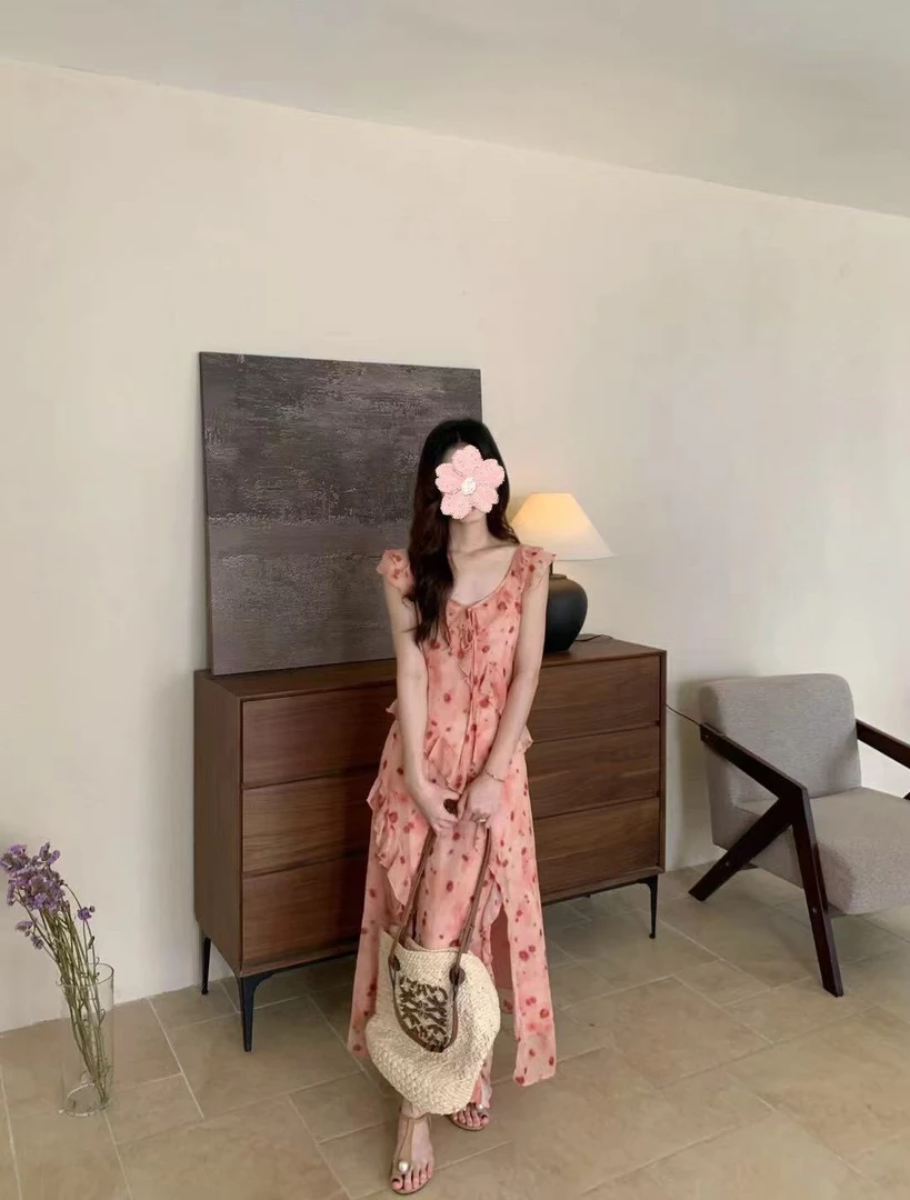 碎花轻盈度假吊带裙夏季修身女装长款显瘦复古时尚印花