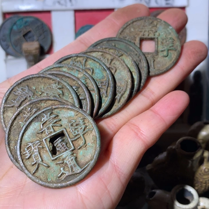 追***，铜现代工艺品 现代工艺品