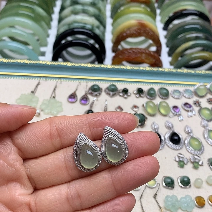 蛇纹石玉未镶嵌手镯龙*