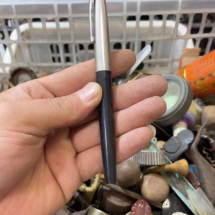 东***里家具摆件饰品一个