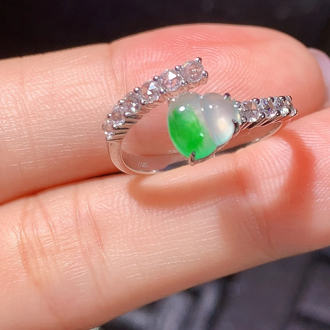 翡翠18K金镶嵌戒指