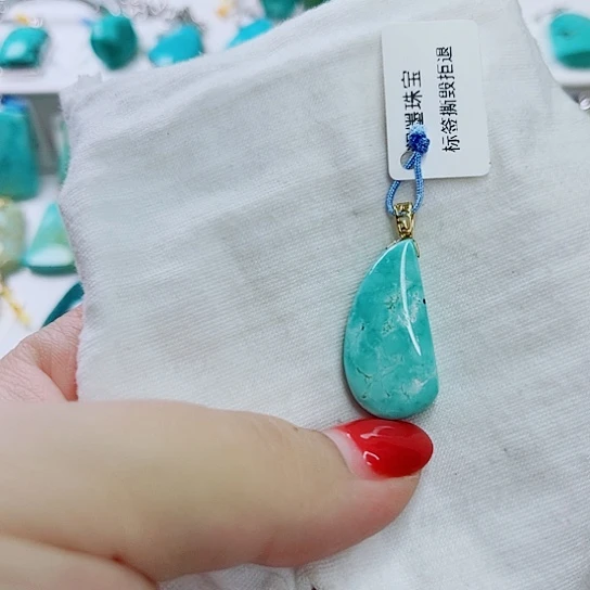 未镶嵌绿松石珠宝奇石