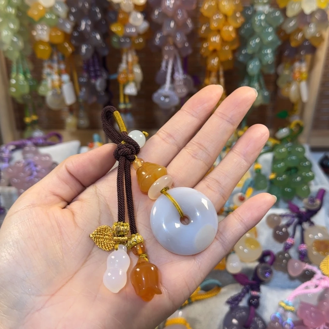 闪***多未镶嵌钥匙挂件福利款玛瑙/玉髓