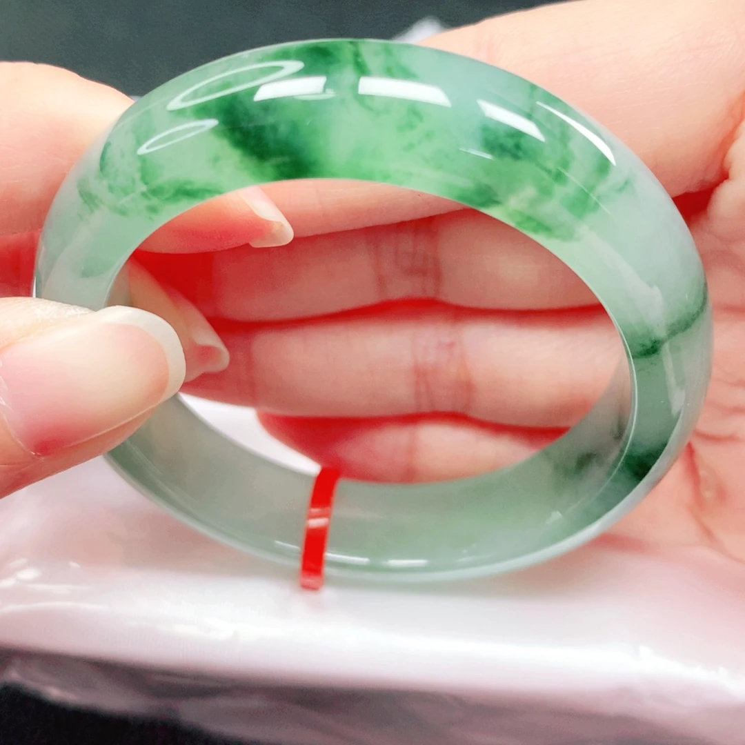 翡翠未镶嵌手镯54贵