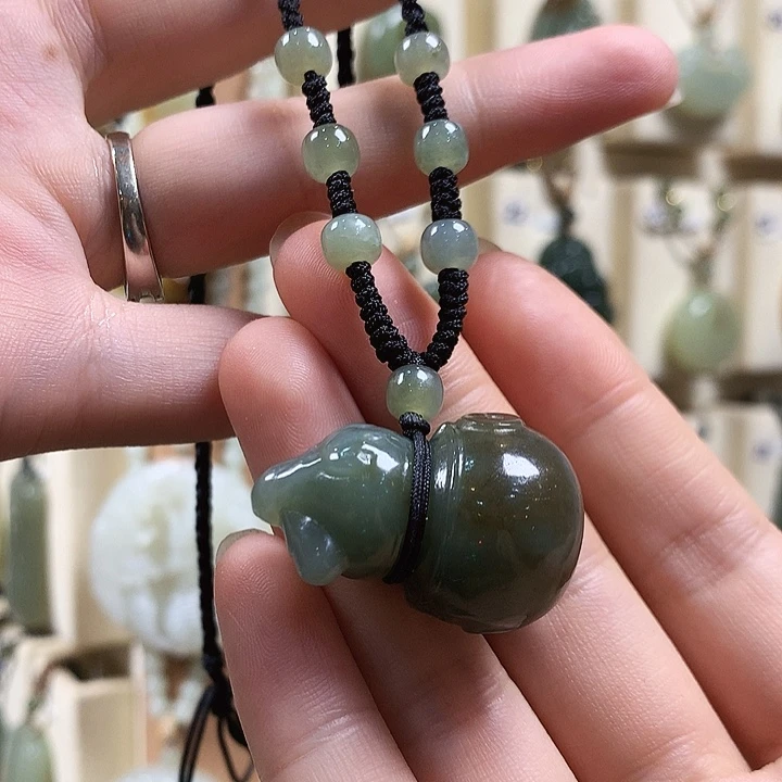 颈饰未镶嵌和田玉