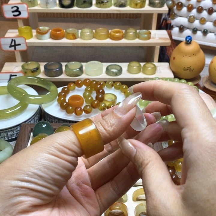 J***s蛇纹石玉未镶嵌吊坠(不含链)