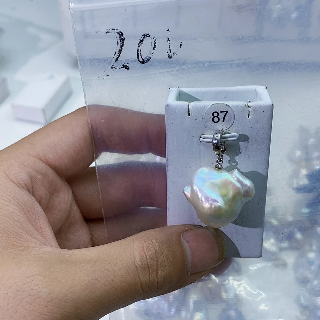 淡水珍珠合金颈饰