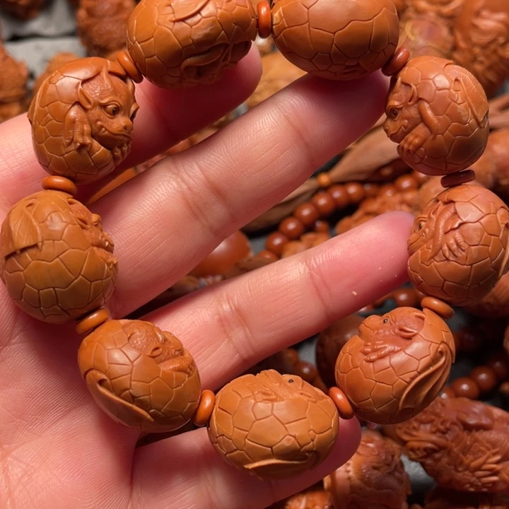 【闪购商品】橄榄核手串/手链龙宝宝